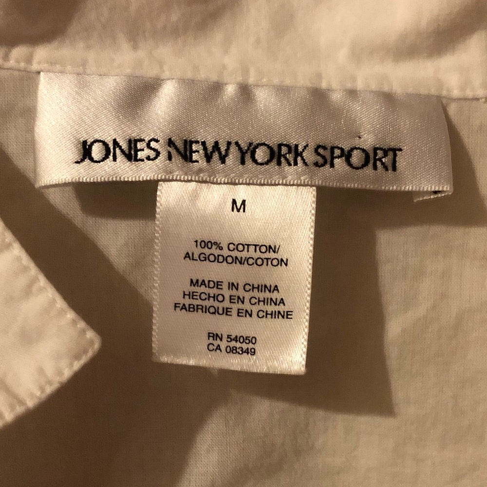 ⭐️ Jones New York Embroidered Top - Picture 4 of 6